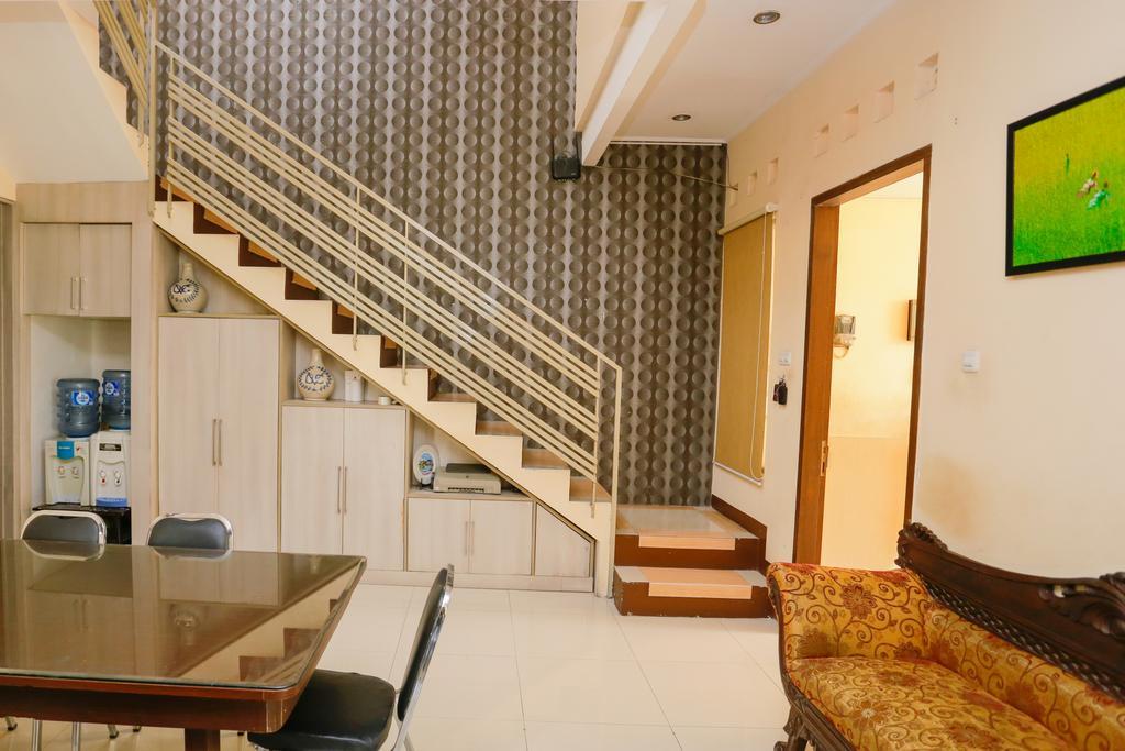 Reddoorz Plus @ Candrawulan Buahbatu Bandung Esterno foto